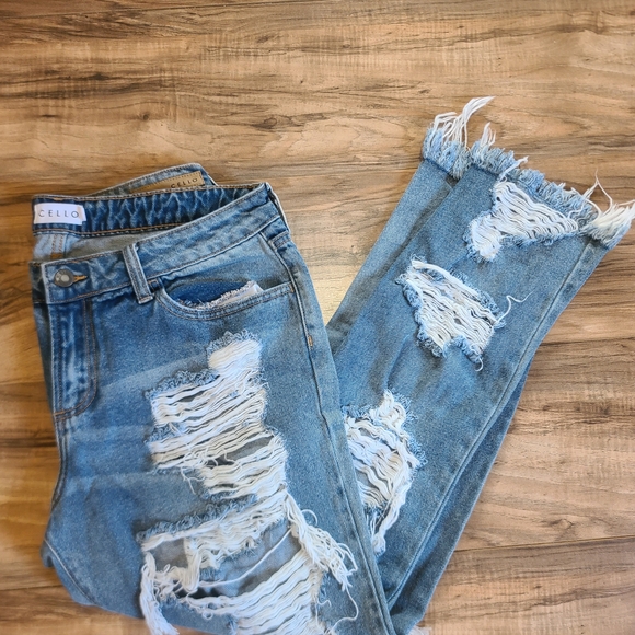 Cello Denim - Cello Distressed Light Blue Women's Ripped Skinny Jeans Size 11 *sold*